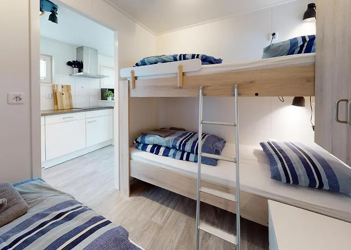 Awesome Ship In With View 4*